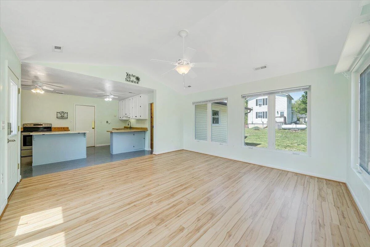 1079 Mildred ST - Photo 18