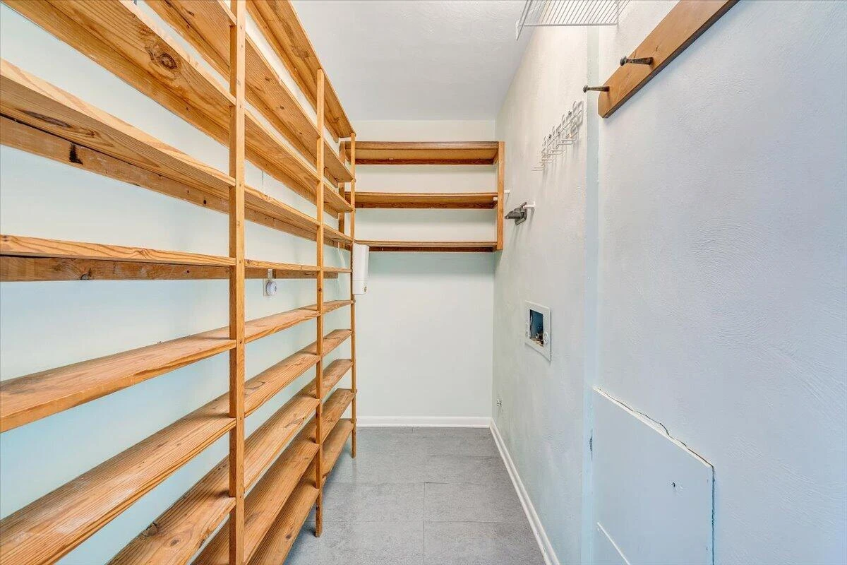 1079 Mildred ST - Photo 19