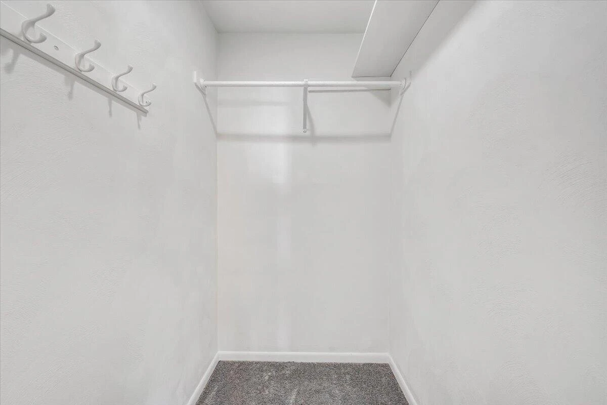 1079 Mildred ST - Photo 28