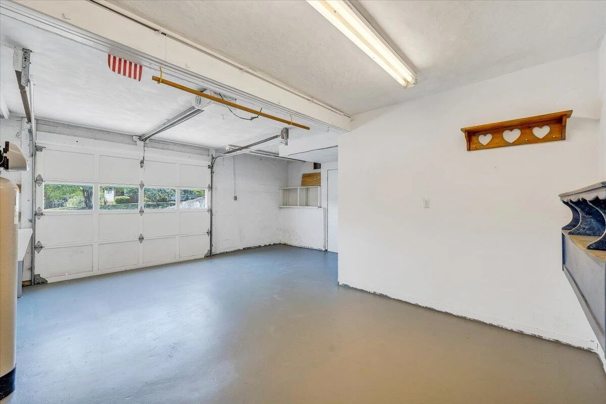 1079 Mildred ST - Photo 32