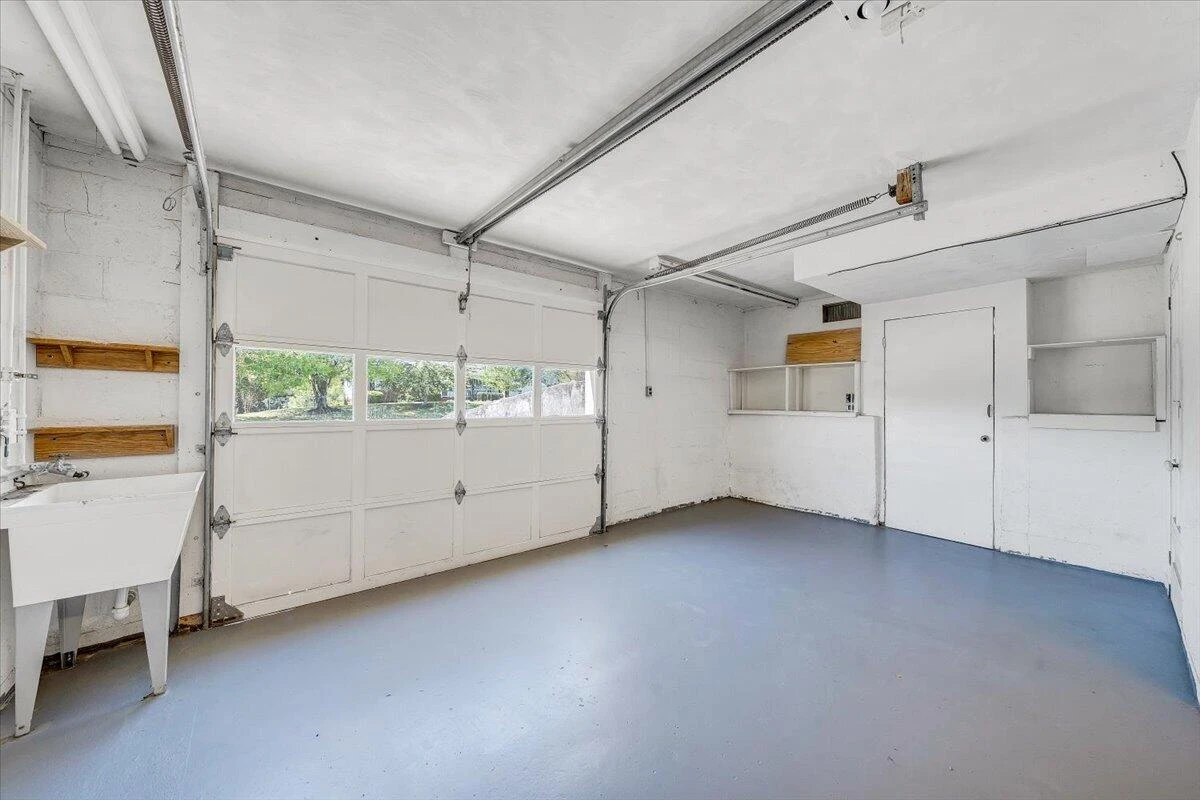 1079 Mildred ST - Photo 33