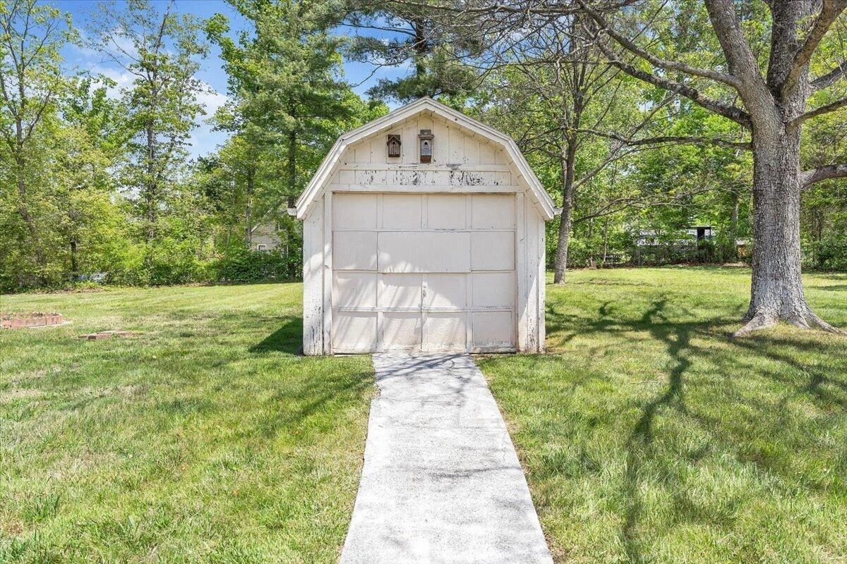 1079 Mildred ST - Photo 43