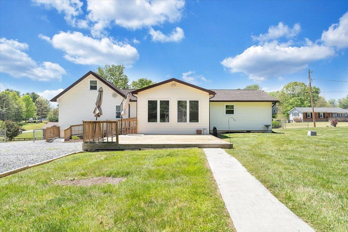 1079 Mildred ST - Photo 48
