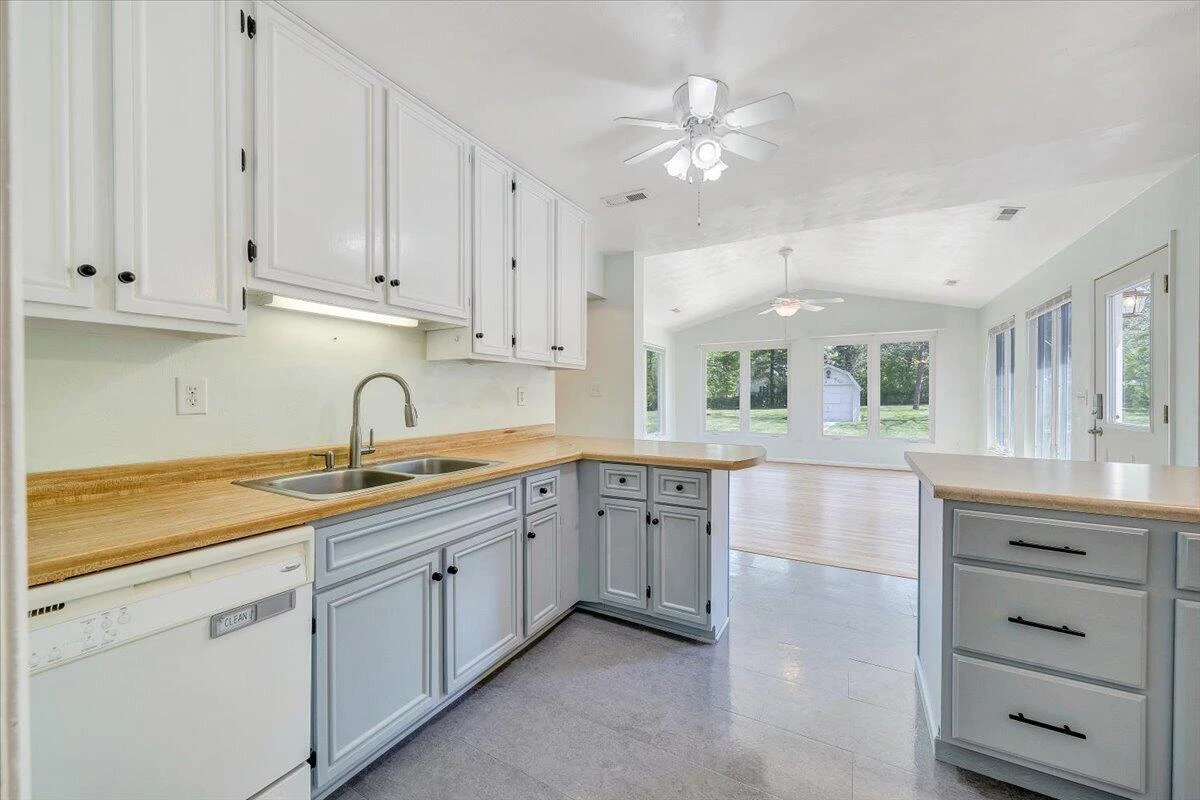 1079 Mildred ST - Photo 13