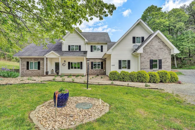 120 Stonelea DR, Troutville, VA, 24175