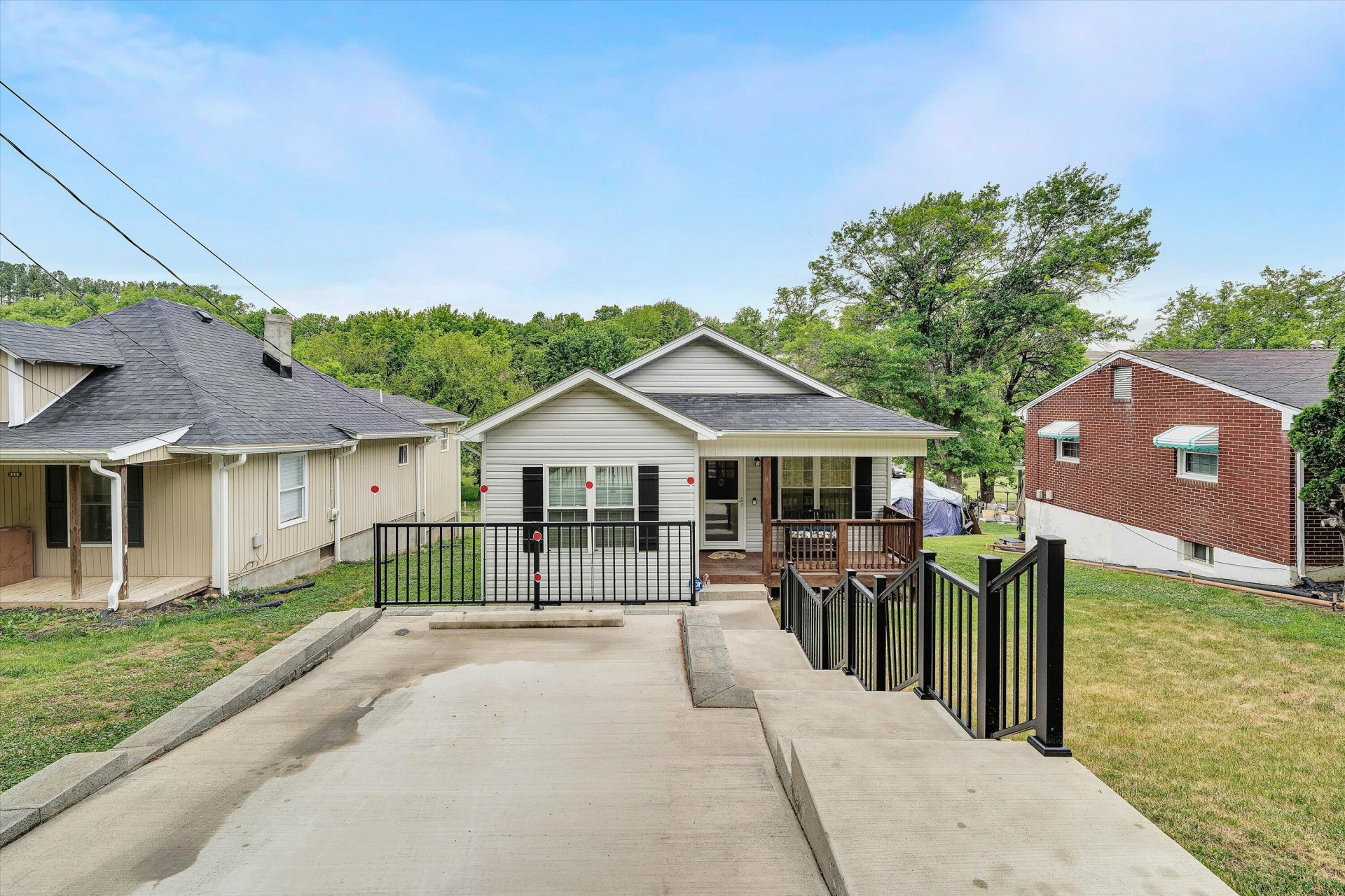 321 Craig AVE - Photo 3