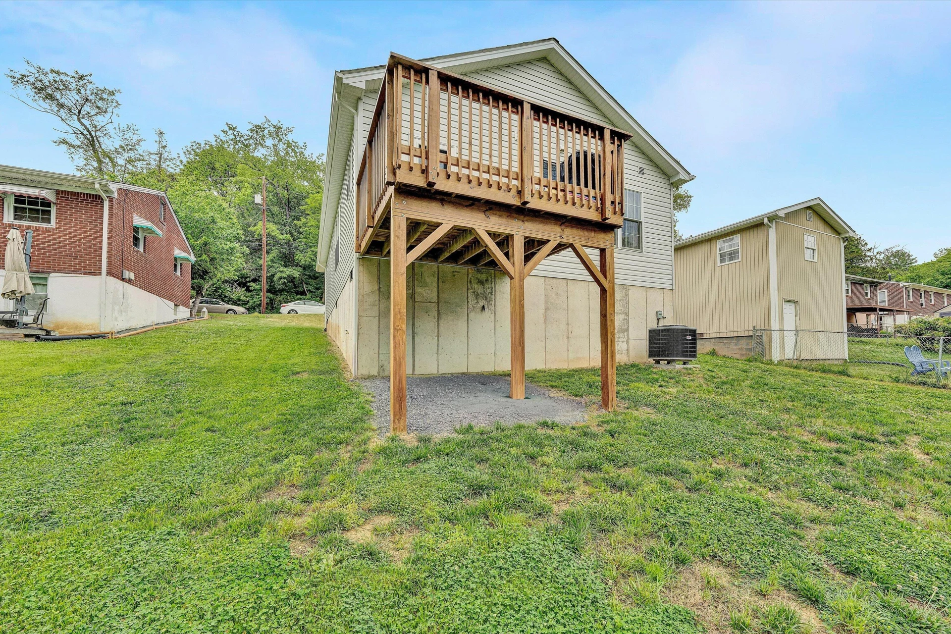 321 Craig AVE - Photo 4