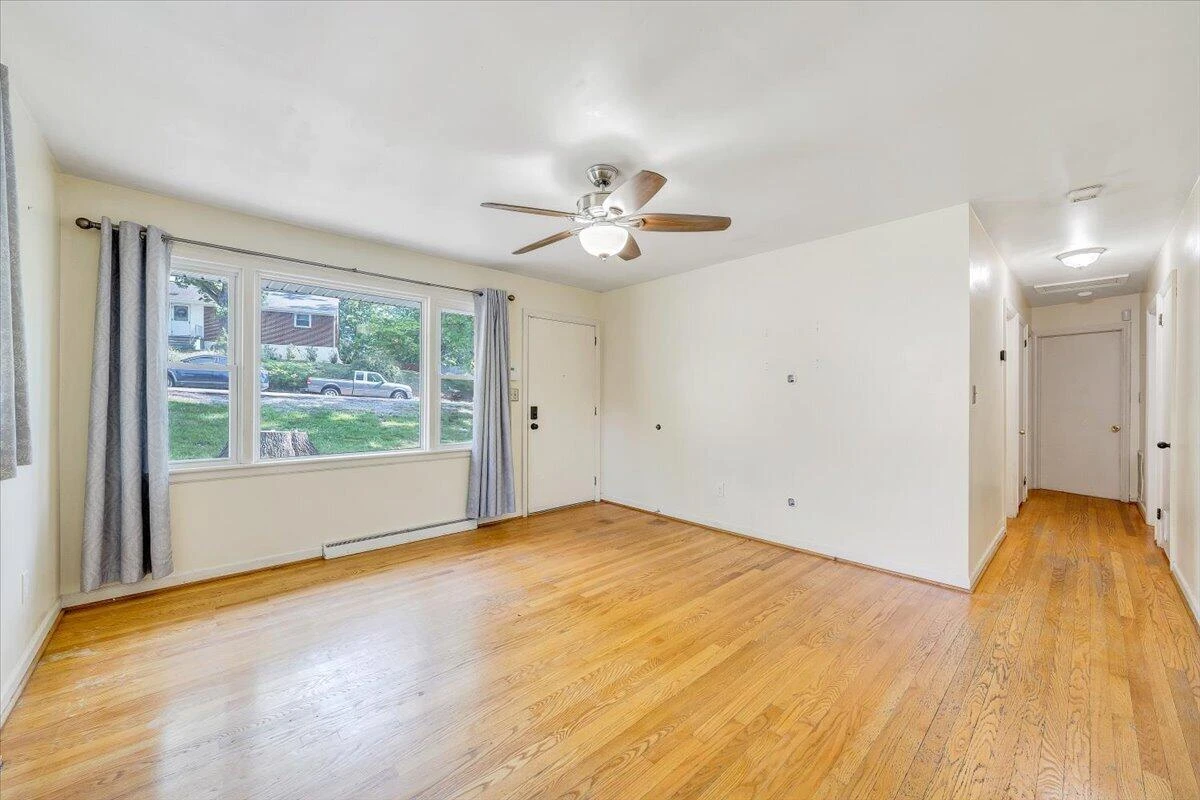 4852 Autumn LN - Photo 8