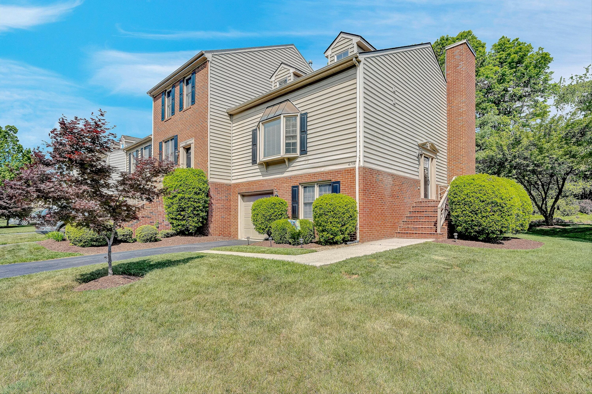 4719 Wembley PL - Photo 2