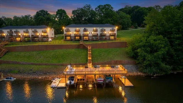 345 Cambridge CT