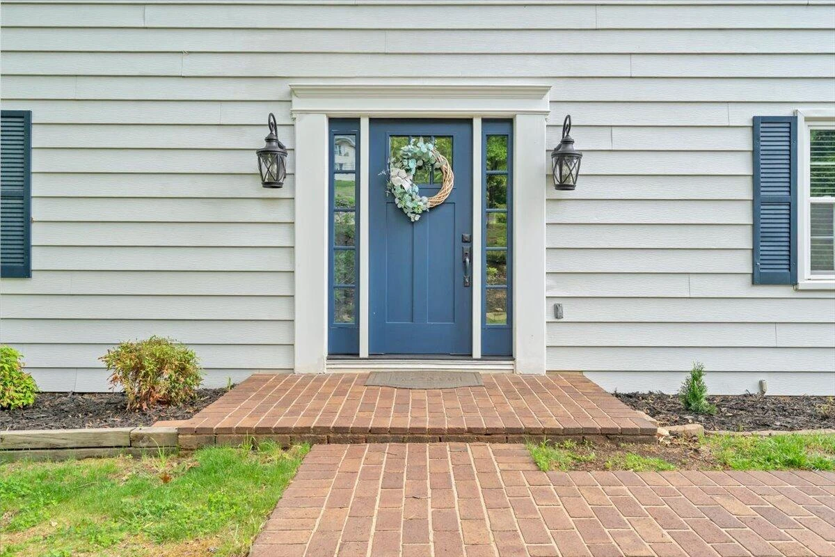 2704 Summit Ridge RD - Photo 3