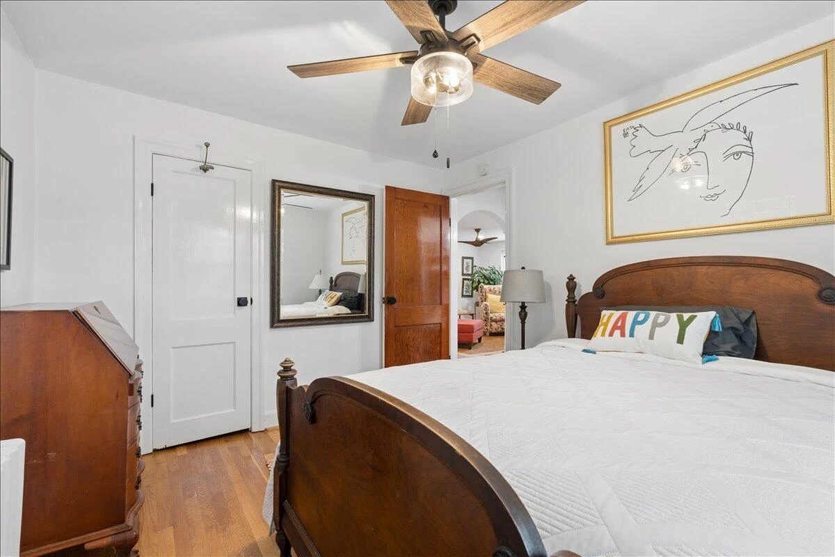 720 Vine ST - Photo 20
