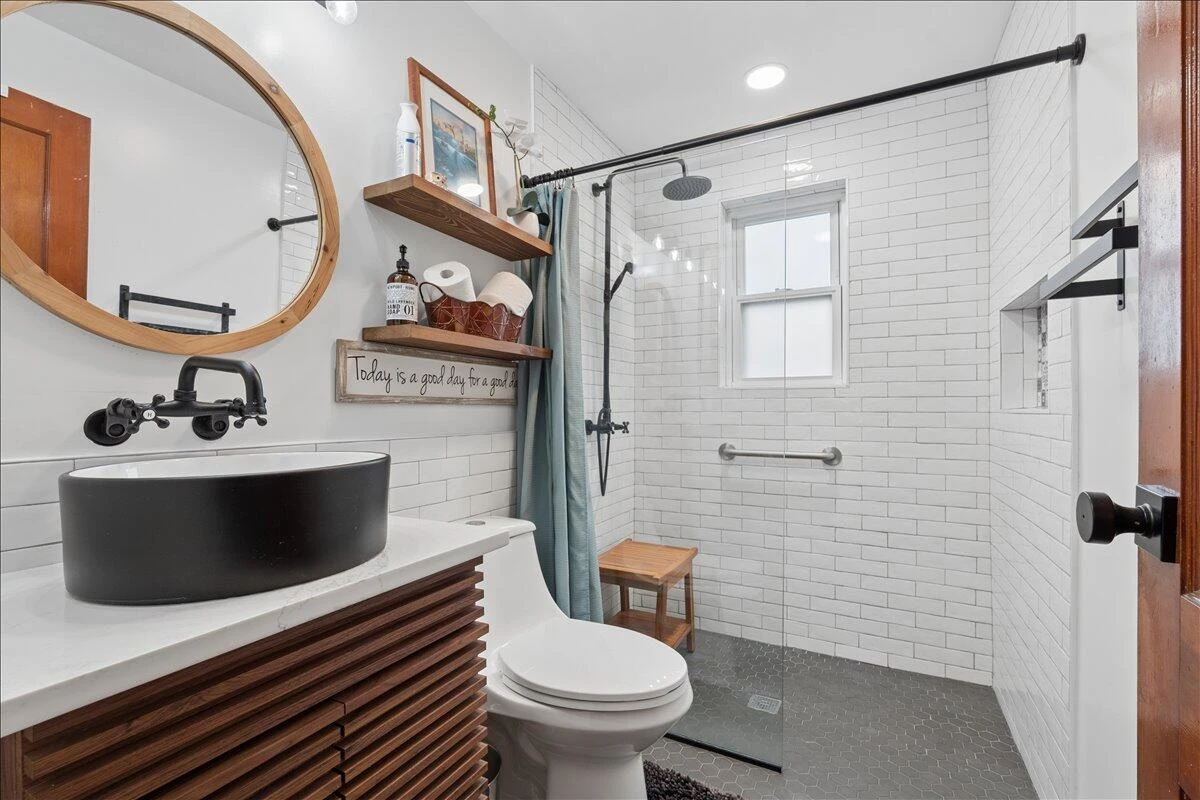 720 Vine ST - Photo 23