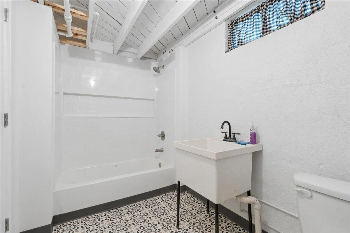 720 Vine ST - Photo 30