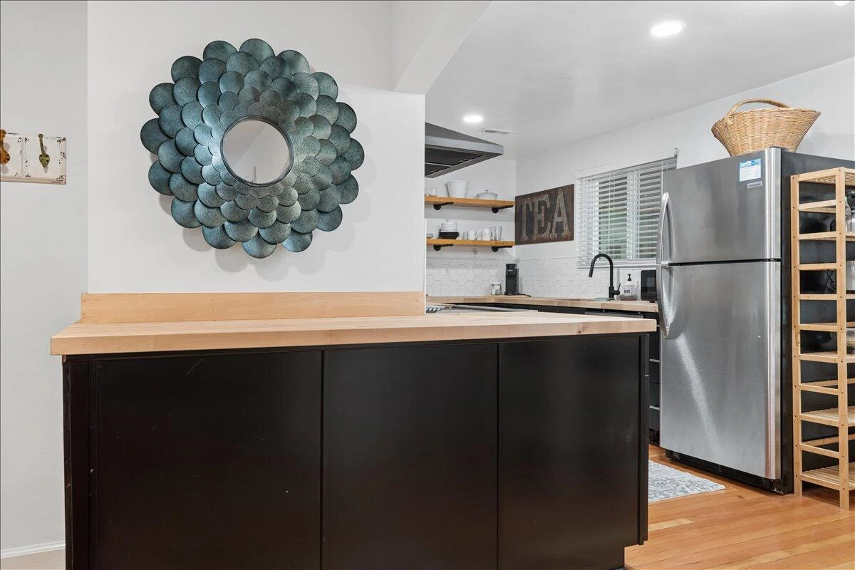 720 Vine ST - Photo 9
