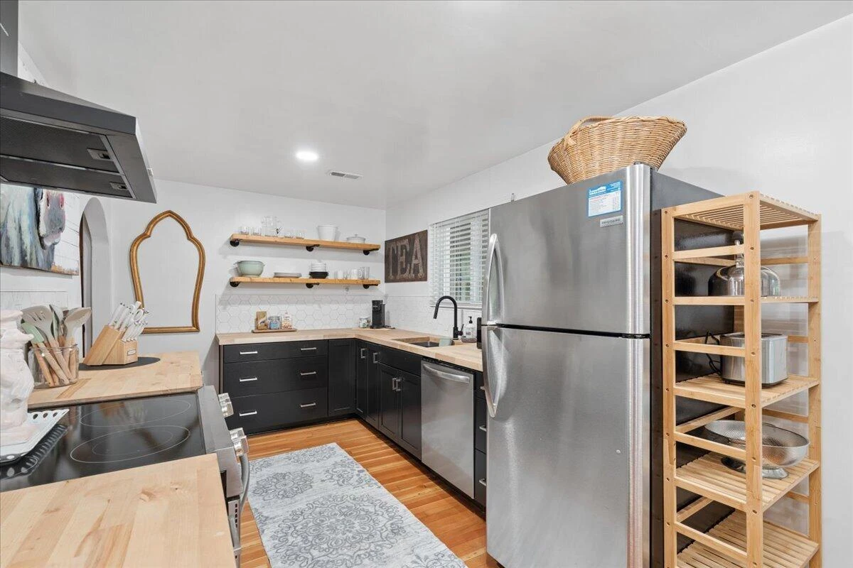 720 Vine ST - Photo 11