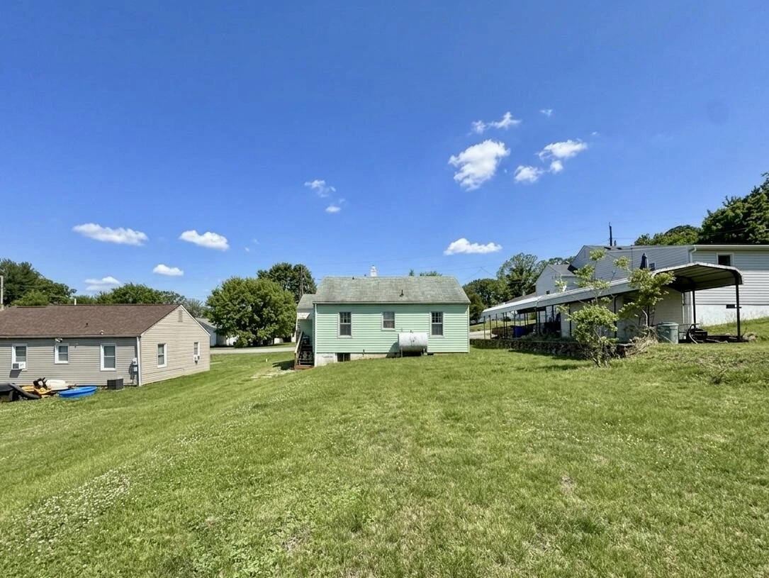 1411 Graybill RD - Photo 3