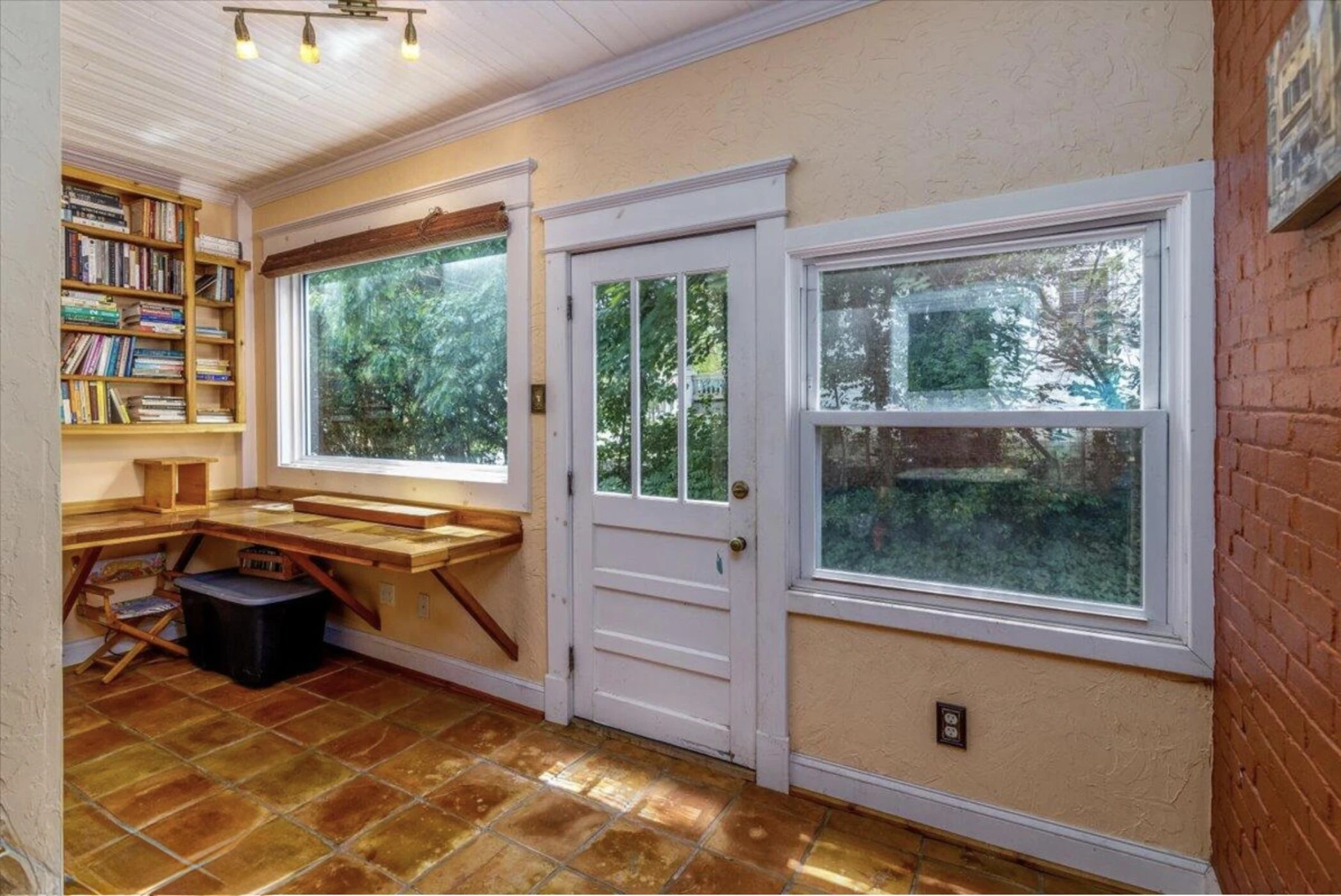 2202 Broadway AVE - Photo 14