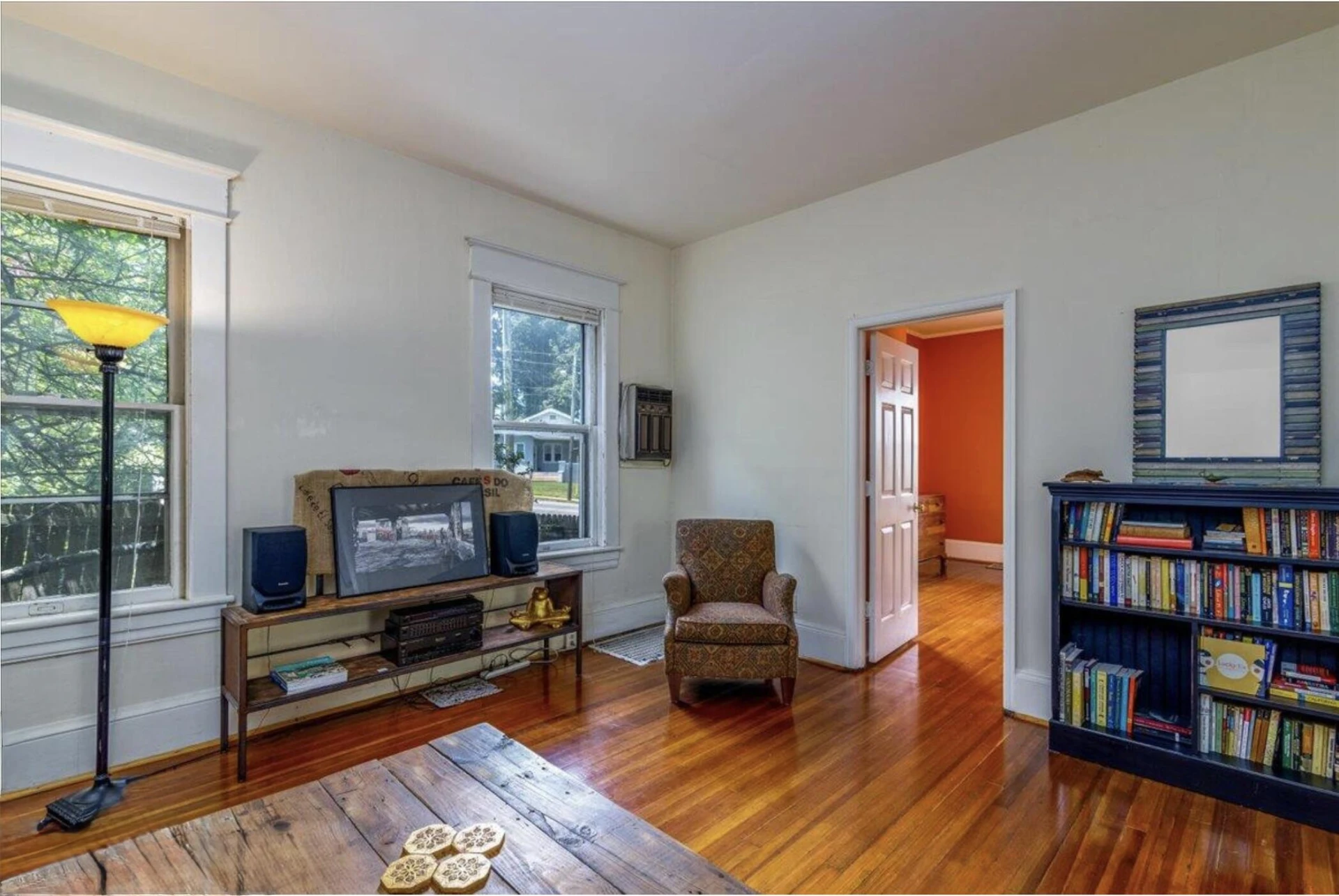 2202 Broadway AVE - Photo 2