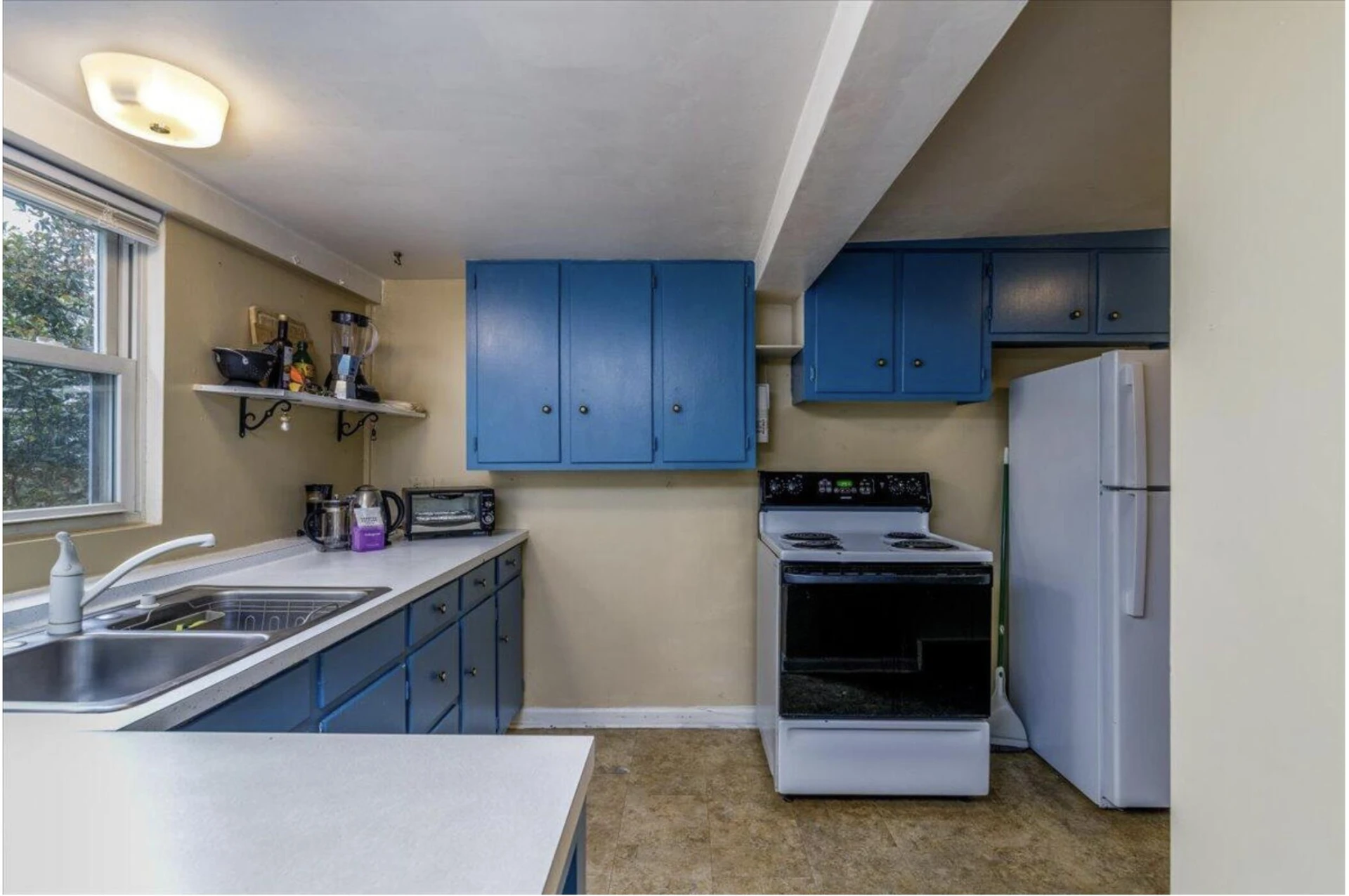 2202 Broadway AVE - Photo 22