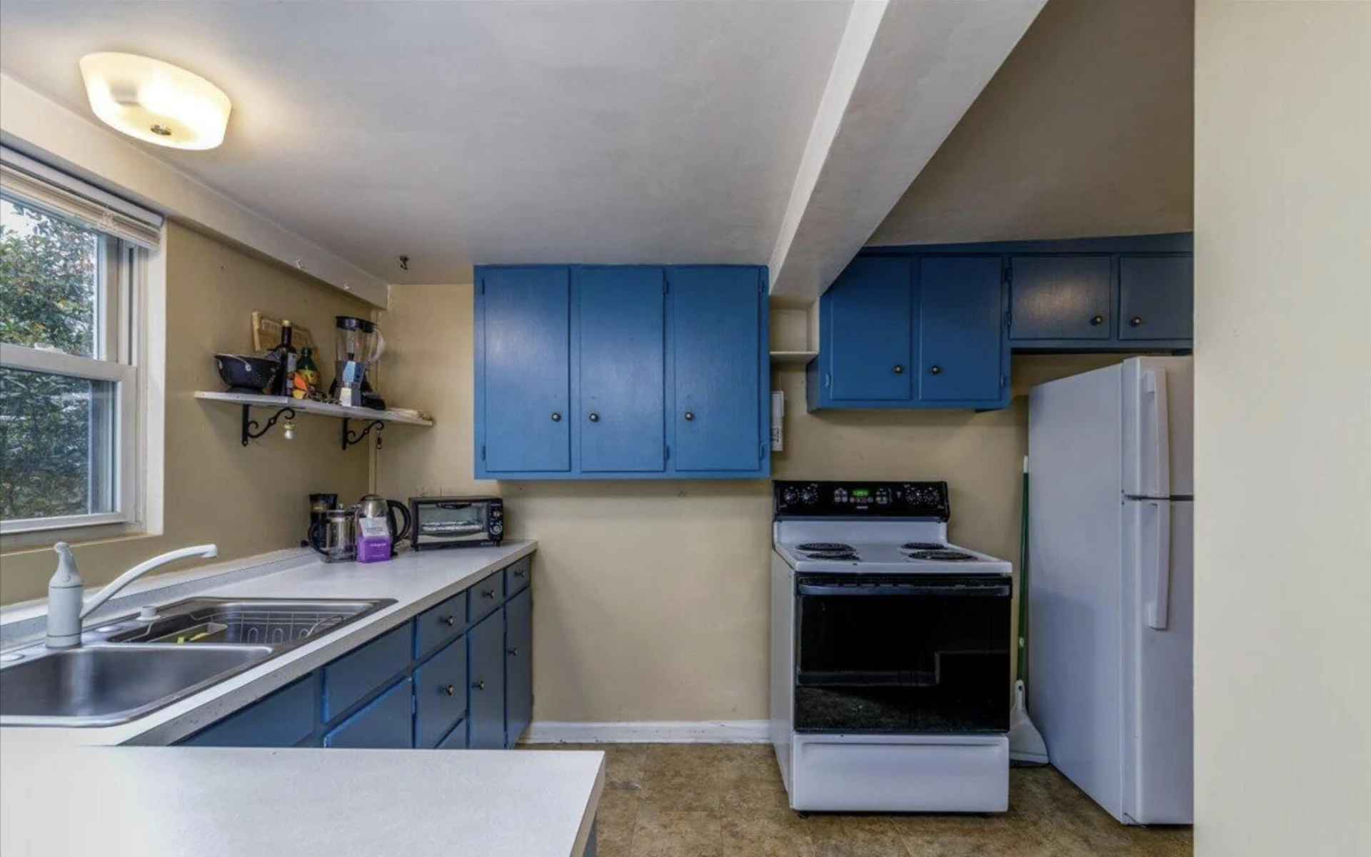 2202 Broadway AVE - Photo 27