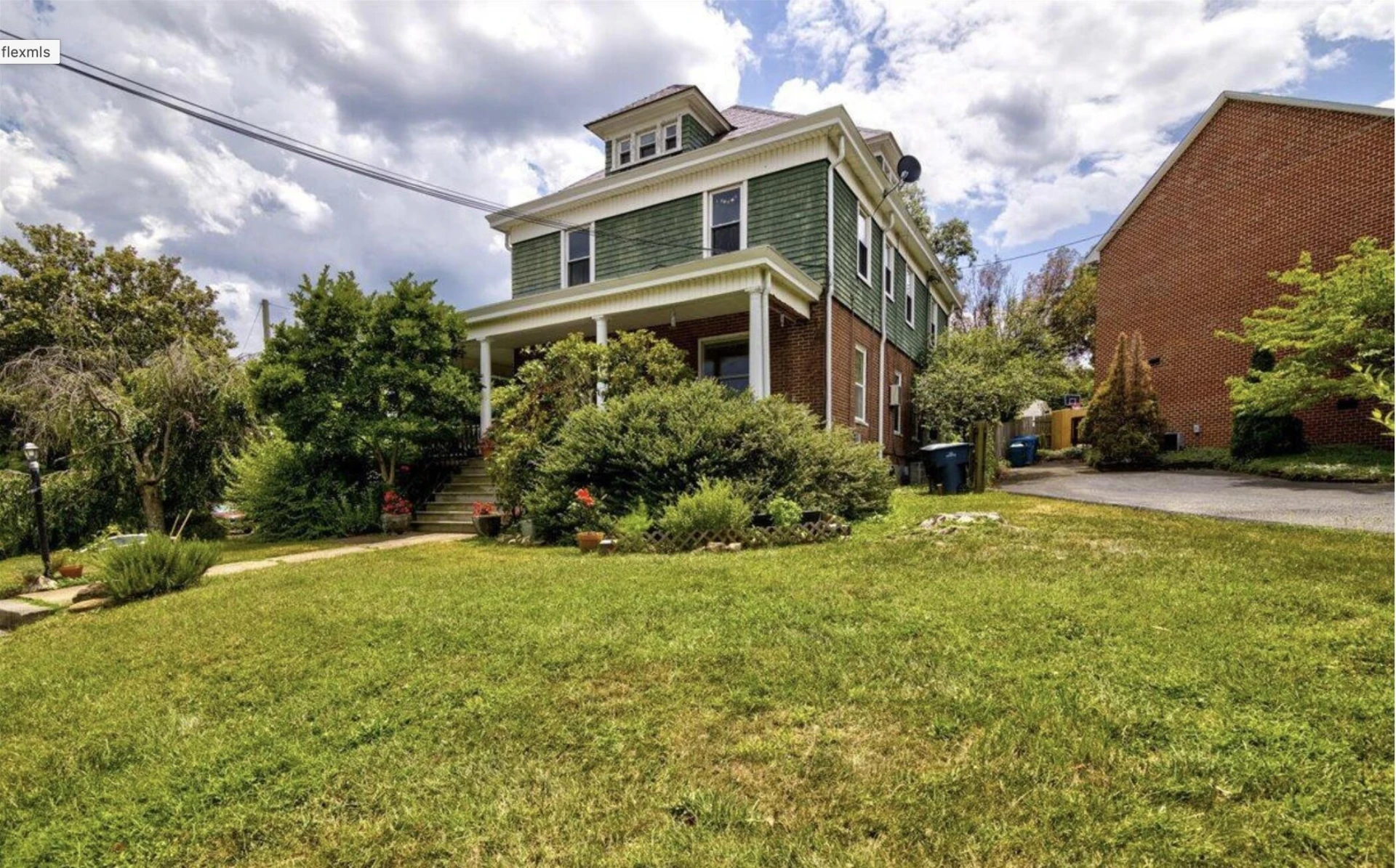 2202 Broadway AVE - Photo 3