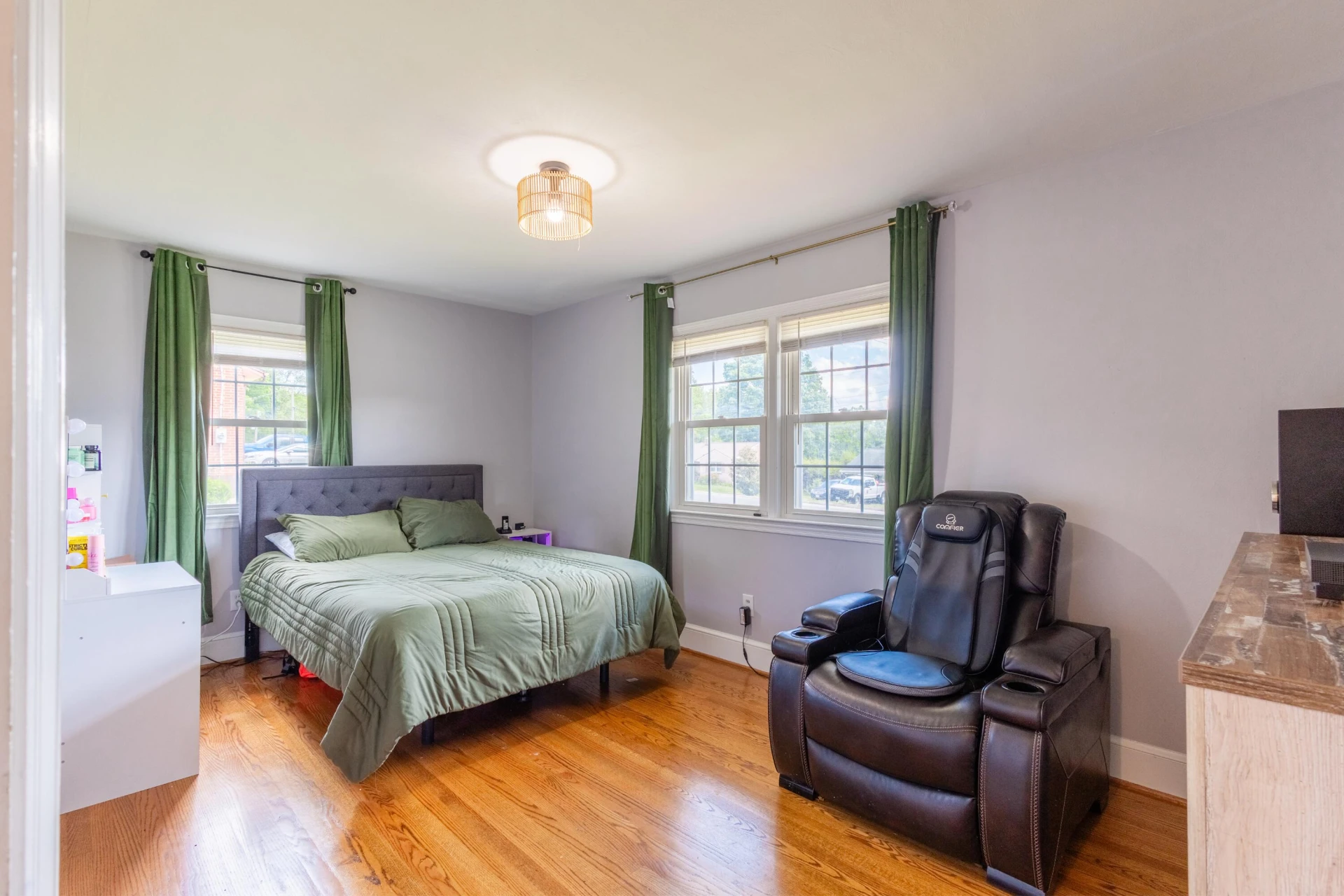60 Whitten ST - Photo 8