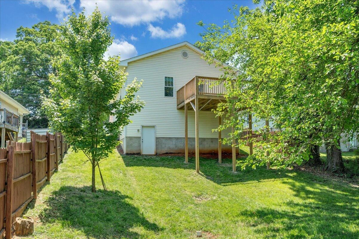 4711 Surrey AVE - Photo 20