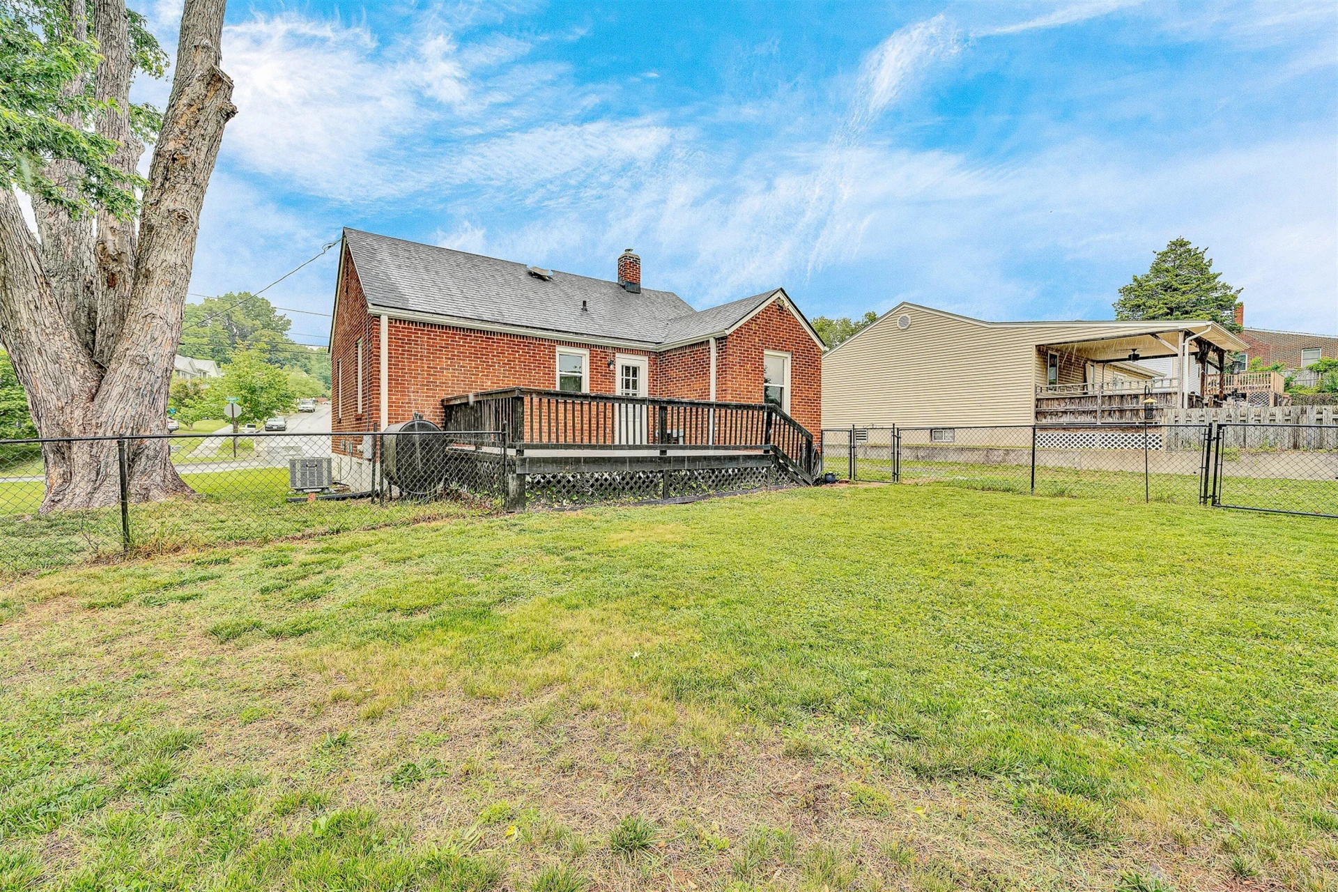 1119 Gearhart RD - Photo 19