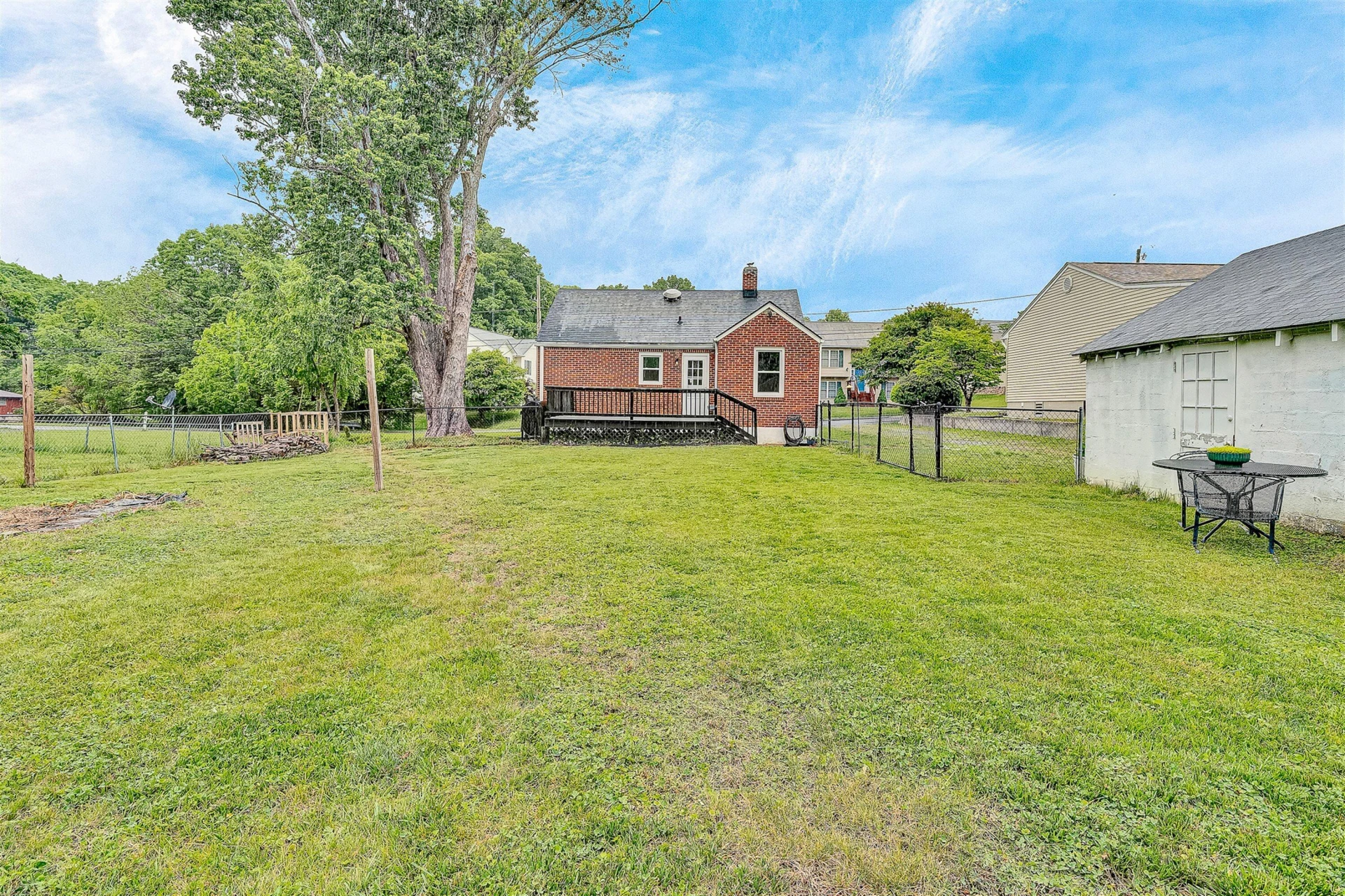 1119 Gearhart RD - Photo 23
