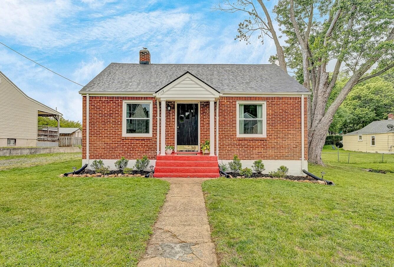 1119 Gearhart RD - Photo 3