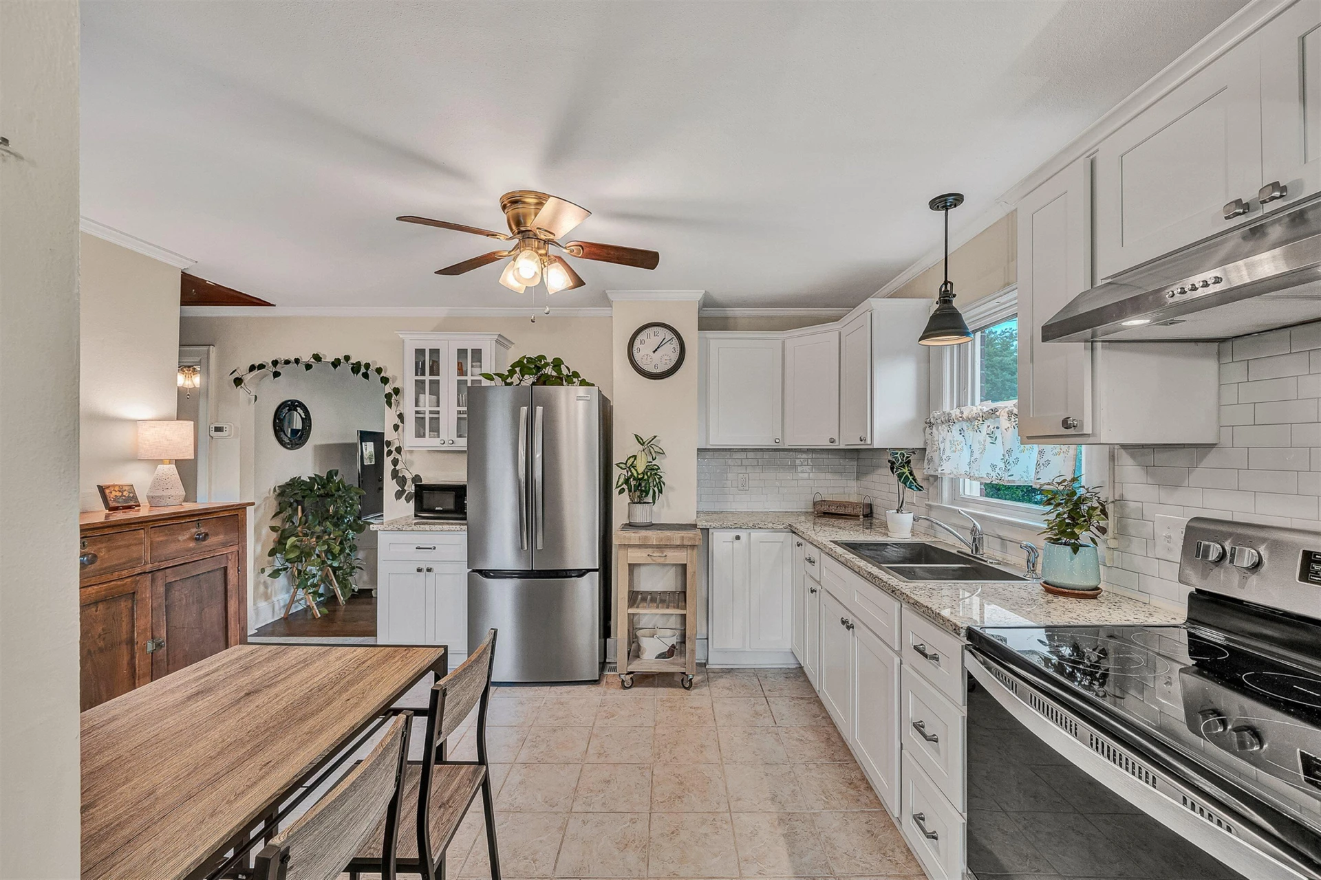 1119 Gearhart RD - Photo 9