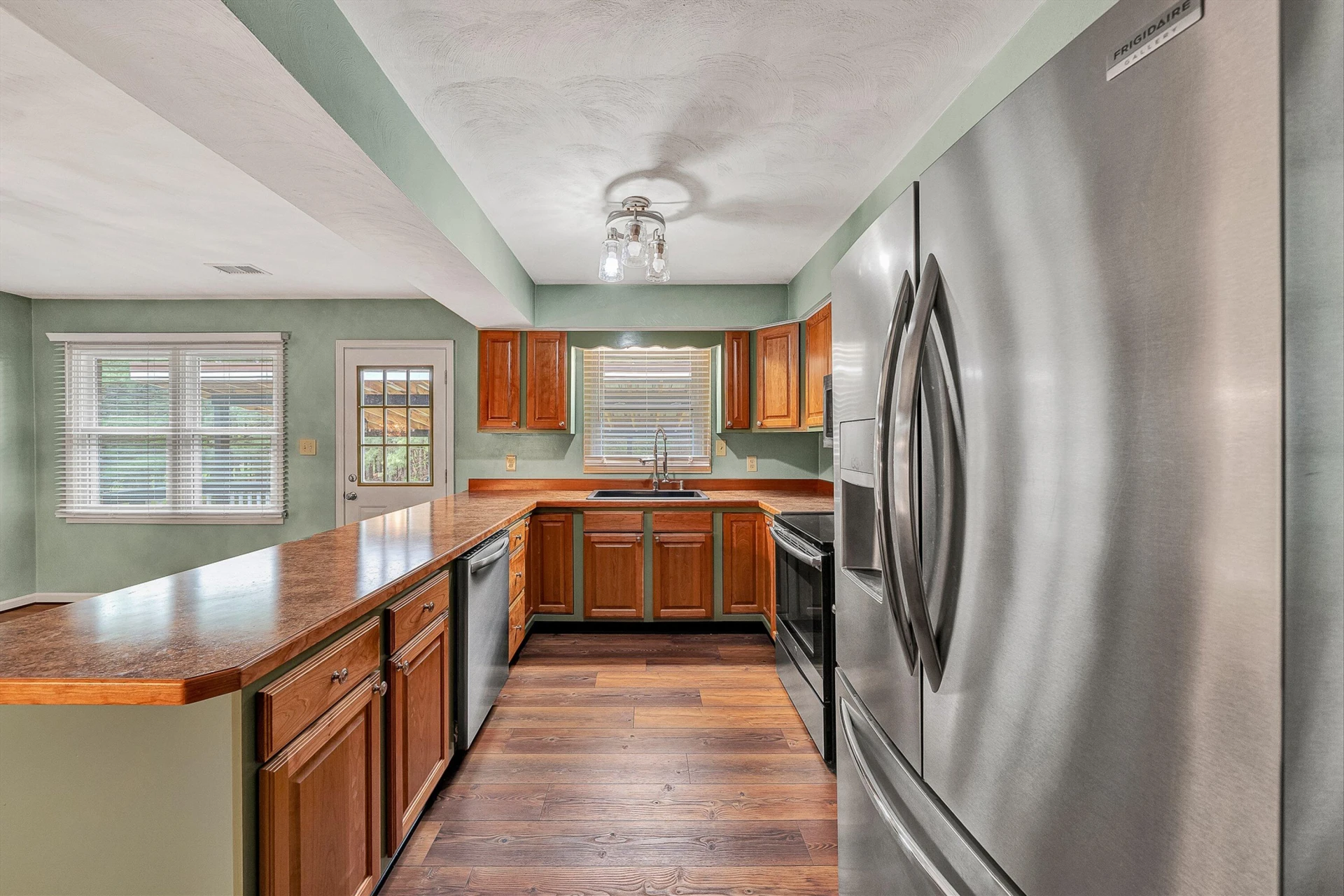 698 Hummingbird LN - Photo 12