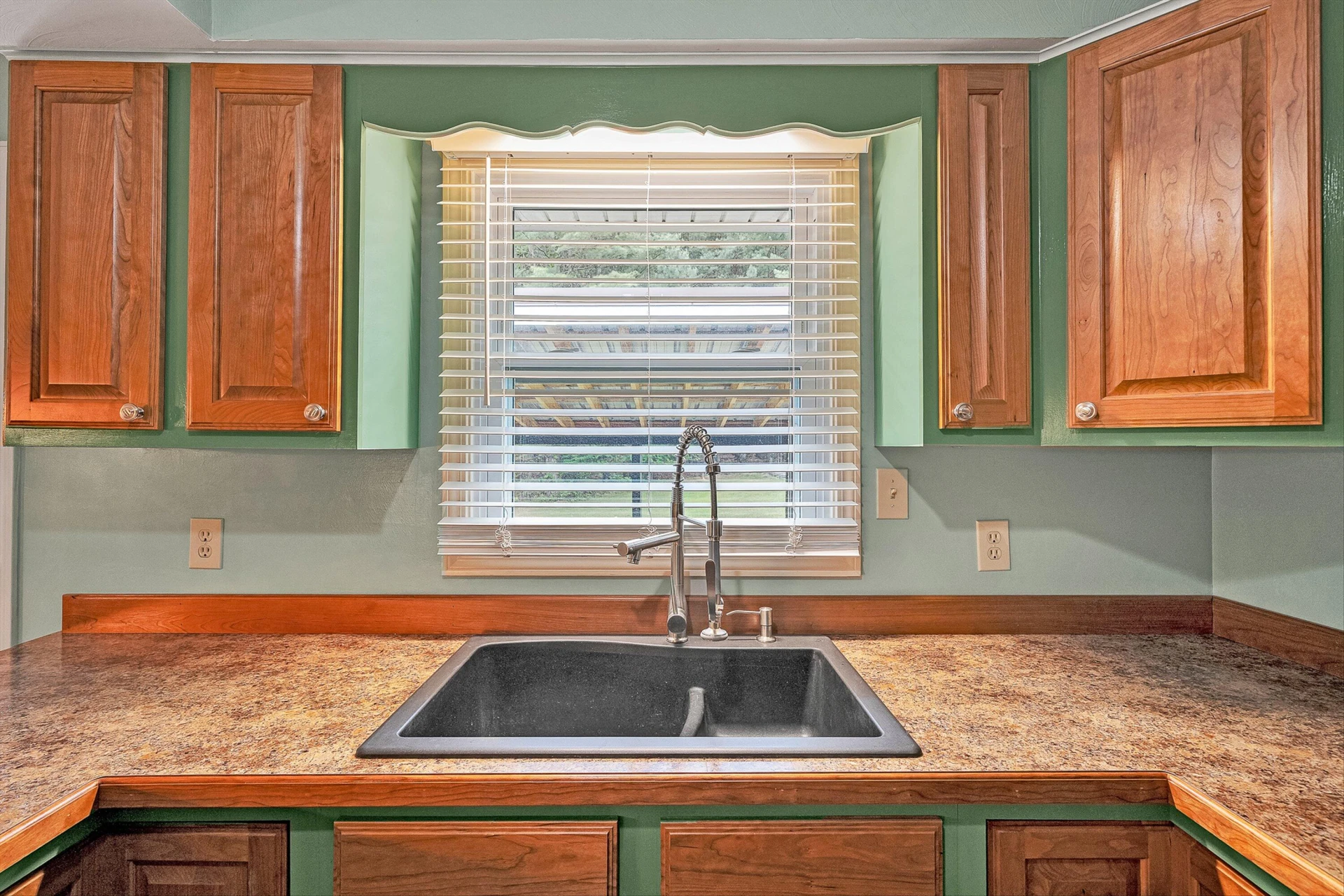 698 Hummingbird LN - Photo 13