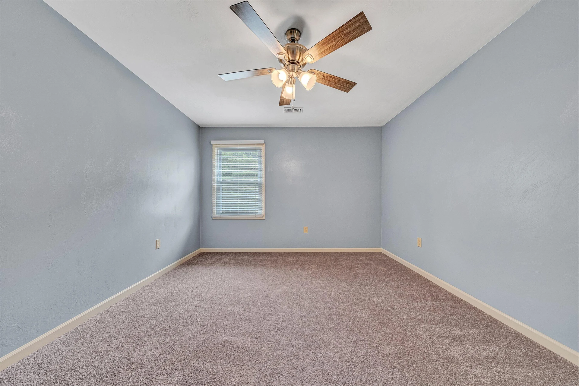698 Hummingbird LN - Photo 21