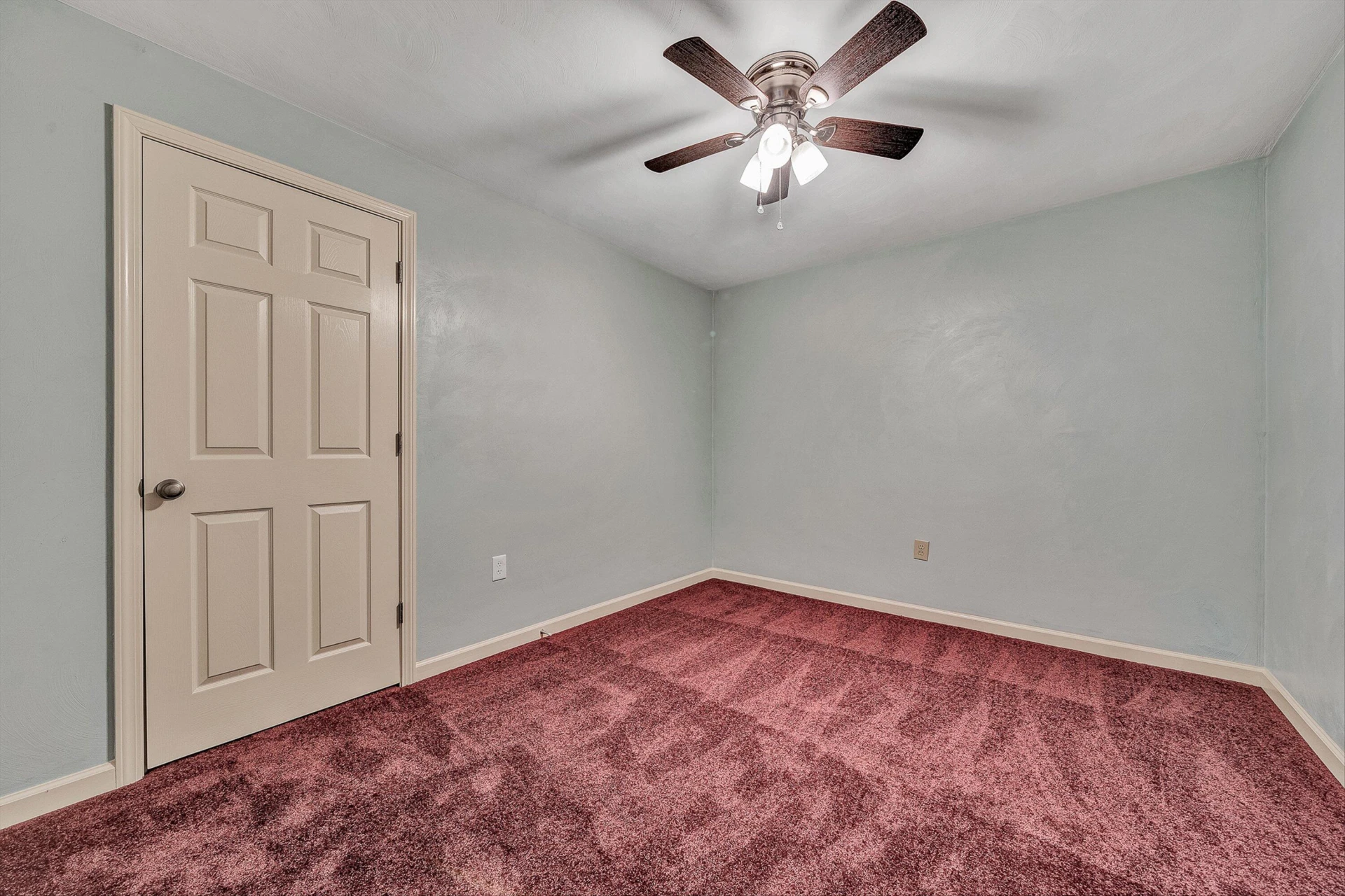 698 Hummingbird LN - Photo 29