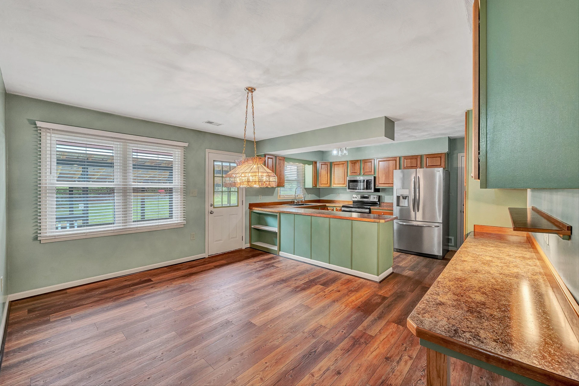 698 Hummingbird LN - Photo 9