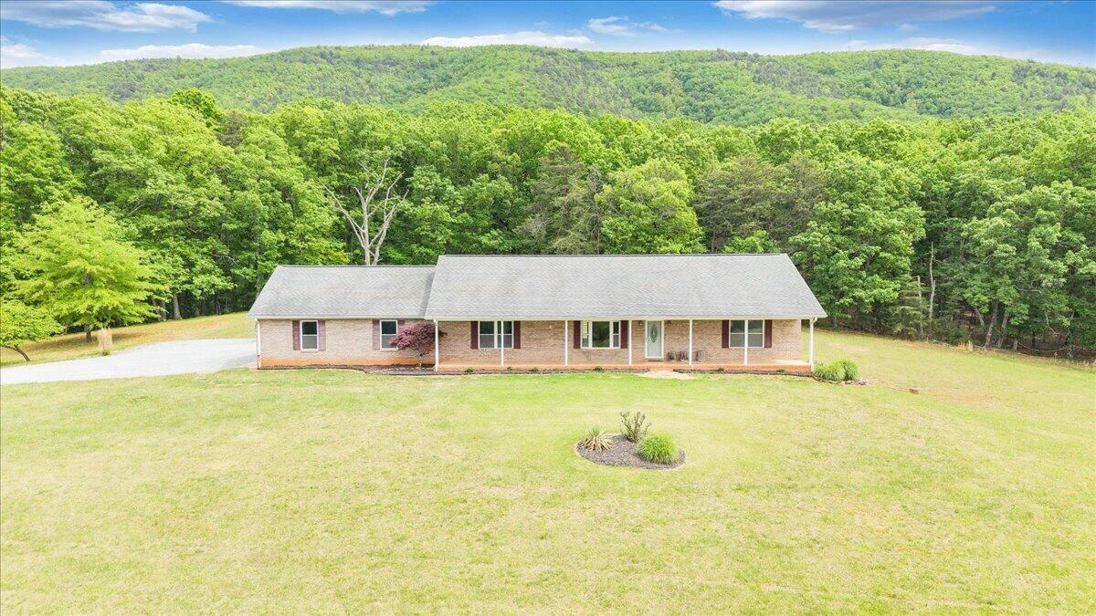 268 Sweetwater Bay DR