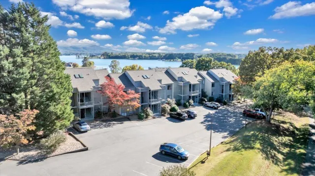 120 Sailors Cove DR
