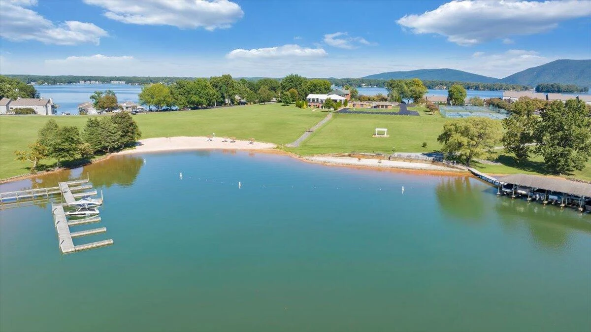 120 Sailors Cove DR #UNIT 1308 - Photo 70