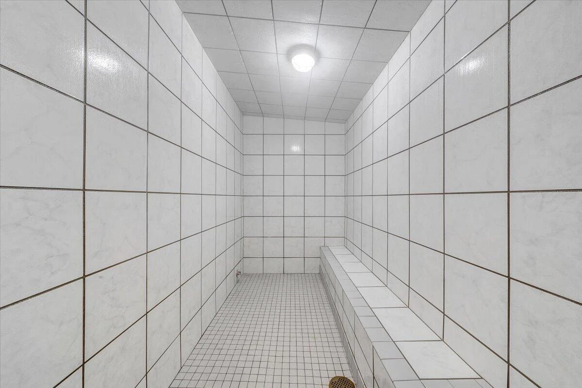120 Sailors Cove DR #UNIT 1308 - Photo 93