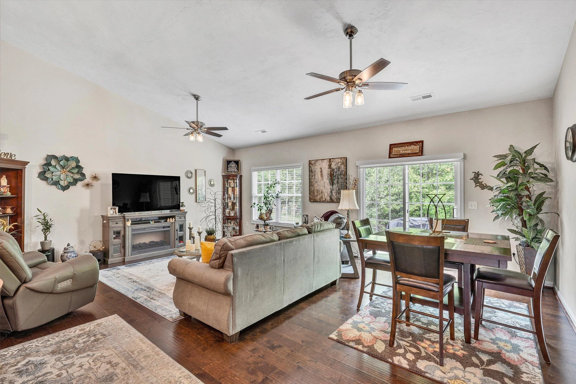 22 Carrington CT - Photo 11