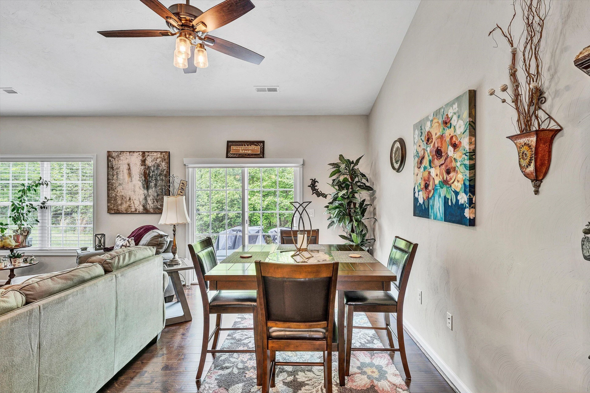 22 Carrington CT - Photo 12