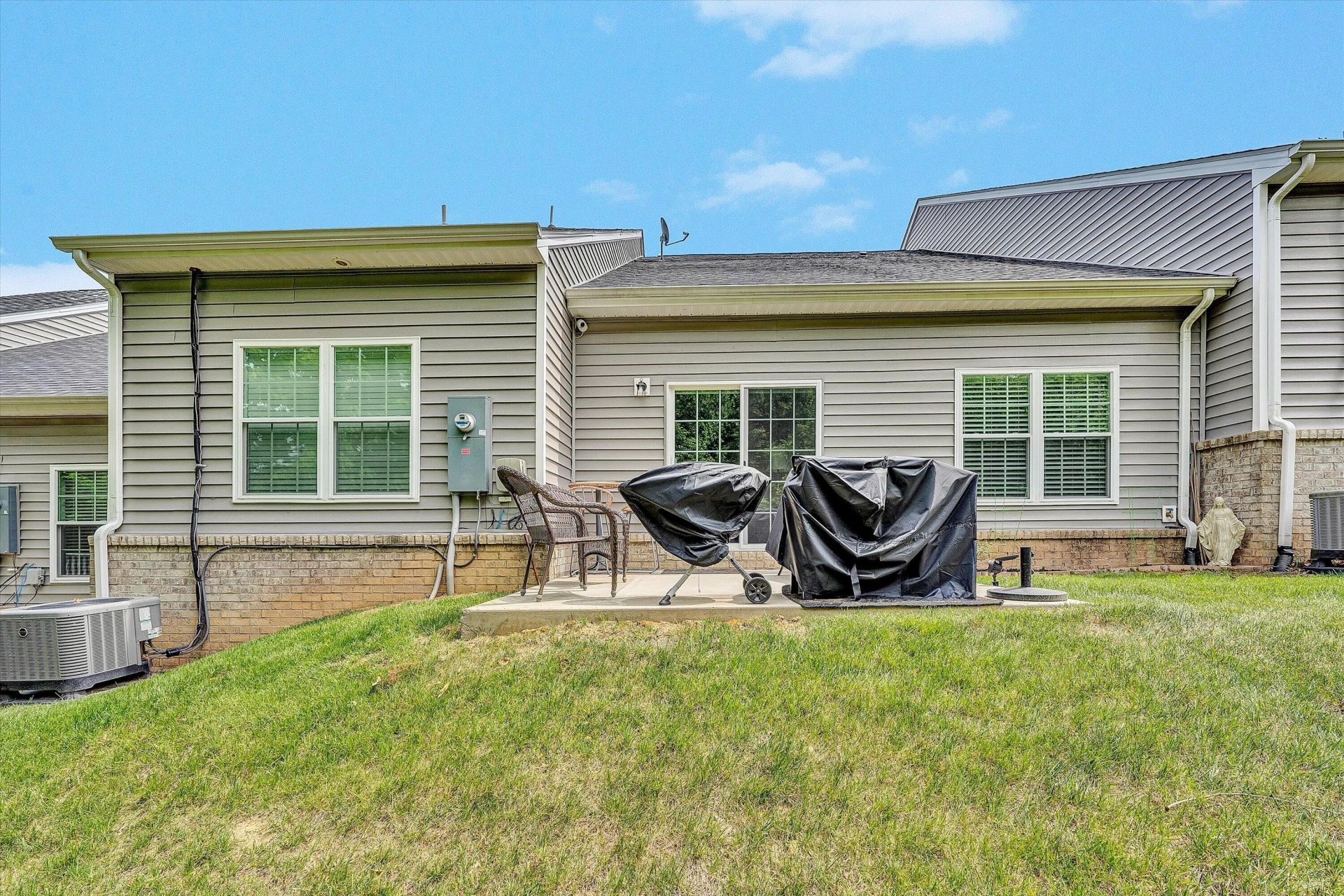 22 Carrington CT - Photo 29