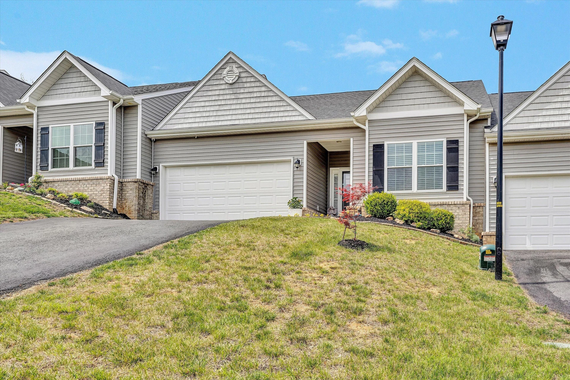 22 Carrington CT - Photo 5