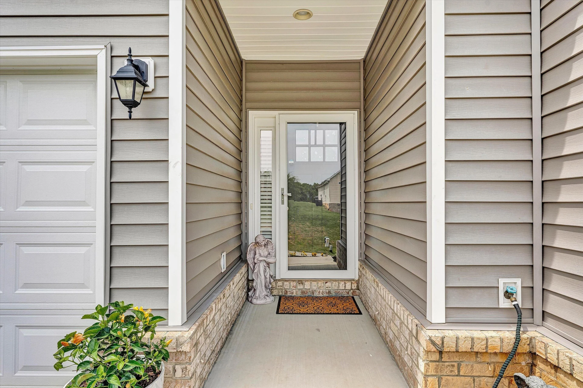 22 Carrington CT - Photo 7