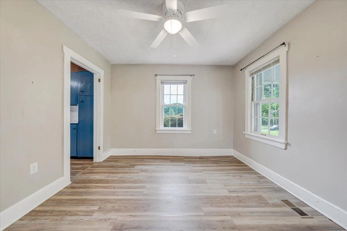 1384 Thaxton Mountain RD - Photo 16