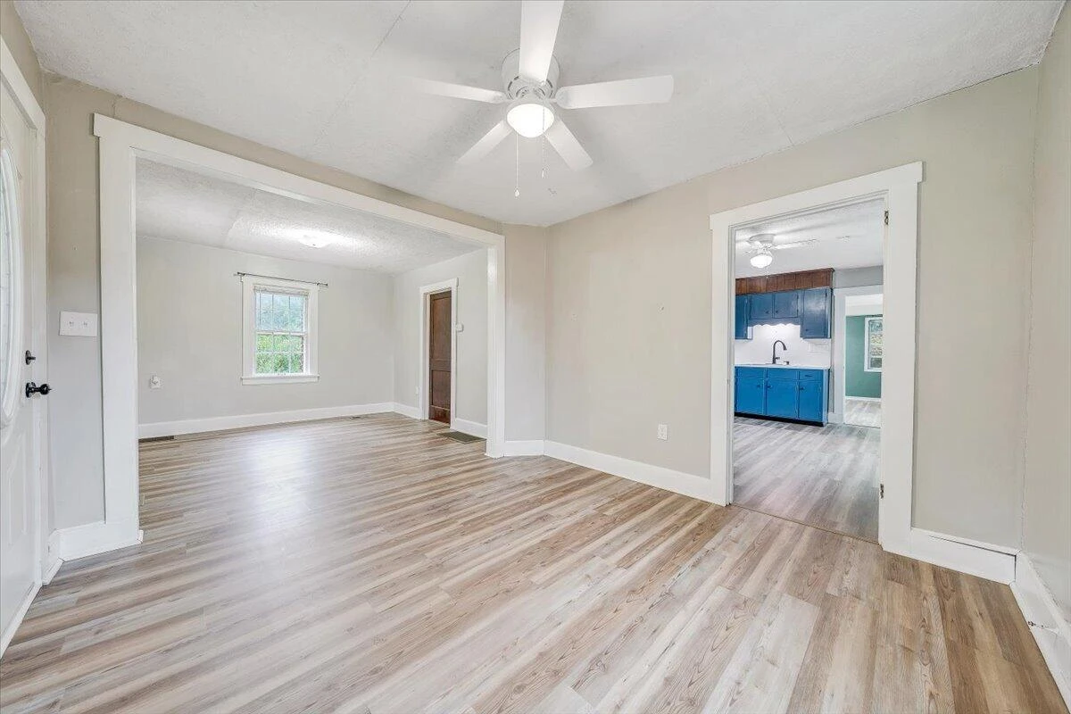 1384 Thaxton Mountain RD - Photo 18