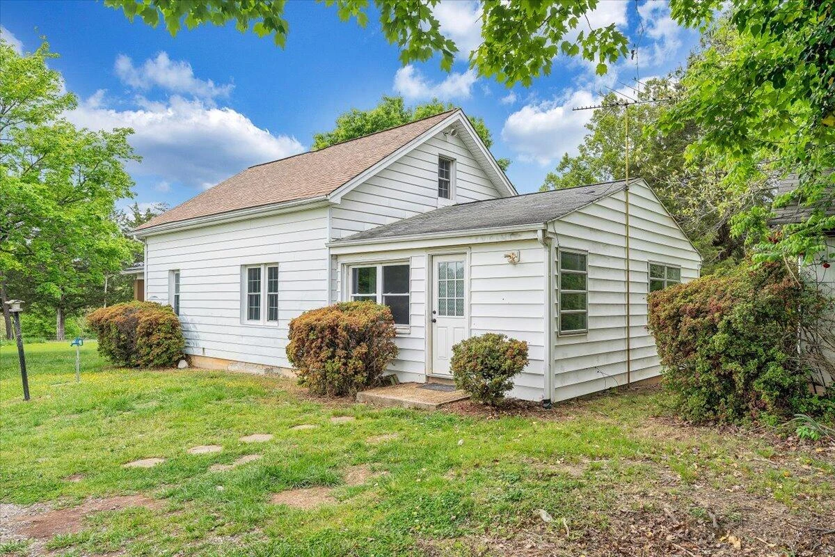 1384 Thaxton Mountain RD - Photo 43