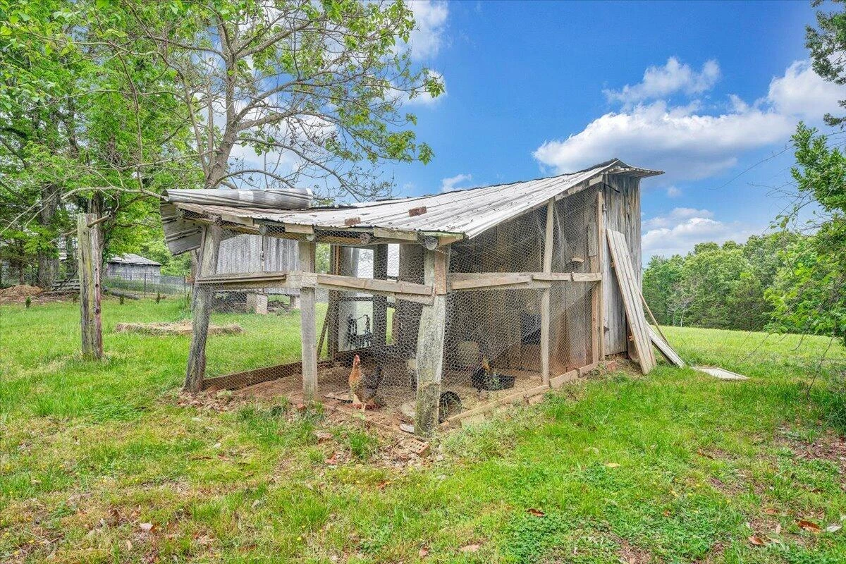 1384 Thaxton Mountain RD - Photo 45